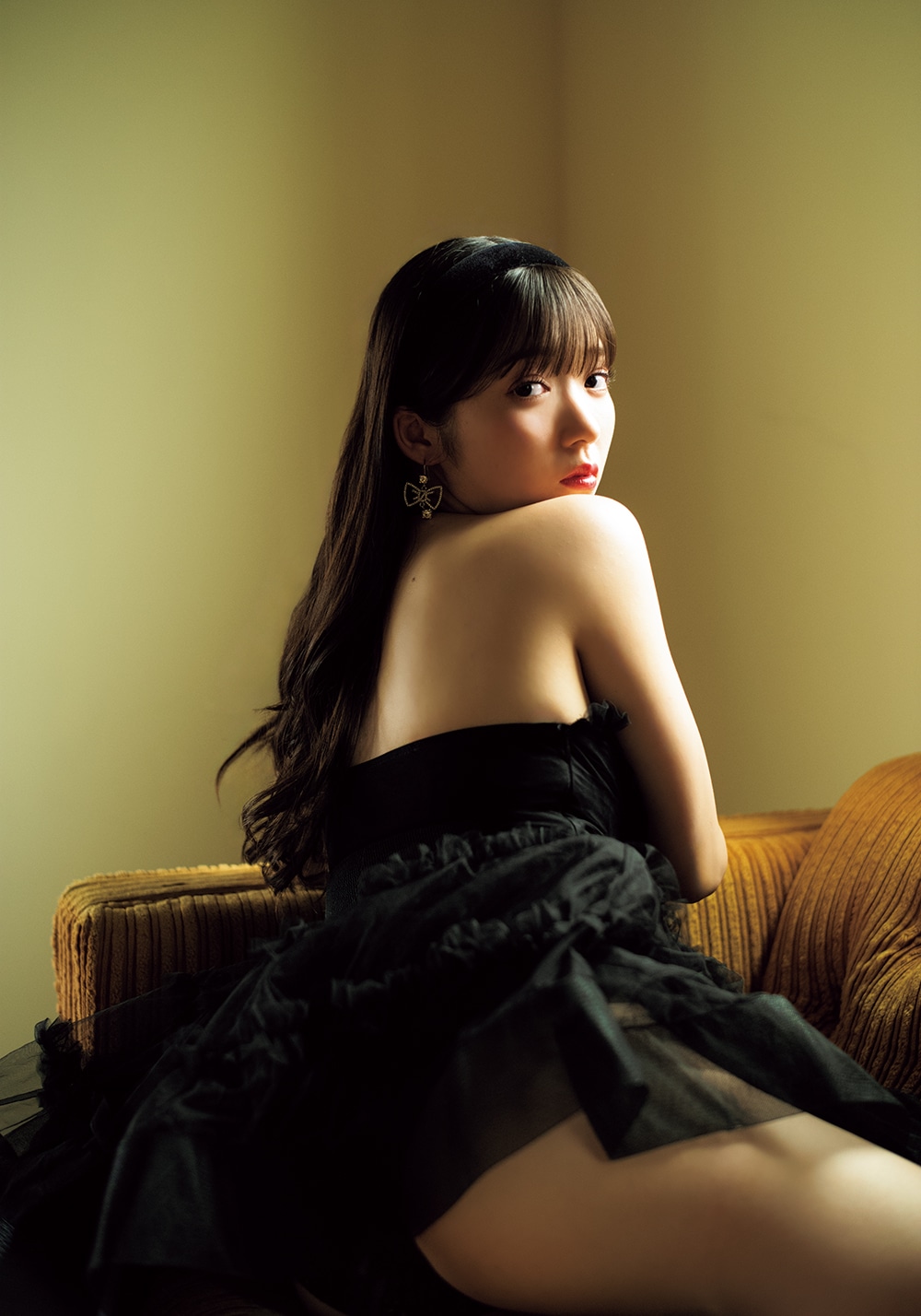 山岸理子（つばきファクトリー）の3rd写真集「GR」より。
