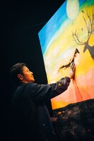 ライブペインティングをする近藤康平。（Photo by Kana Tarumi）