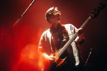 前田恭介（B / androp）（Photo by Kana Tarumi）