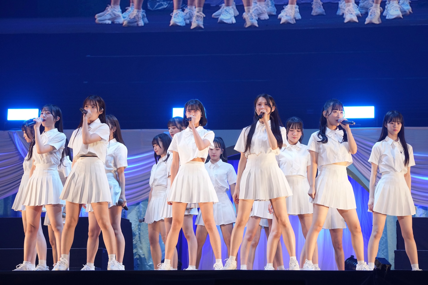 「知ったかぶりのその下に」のパフォーマンスの様子。(c)AKB48