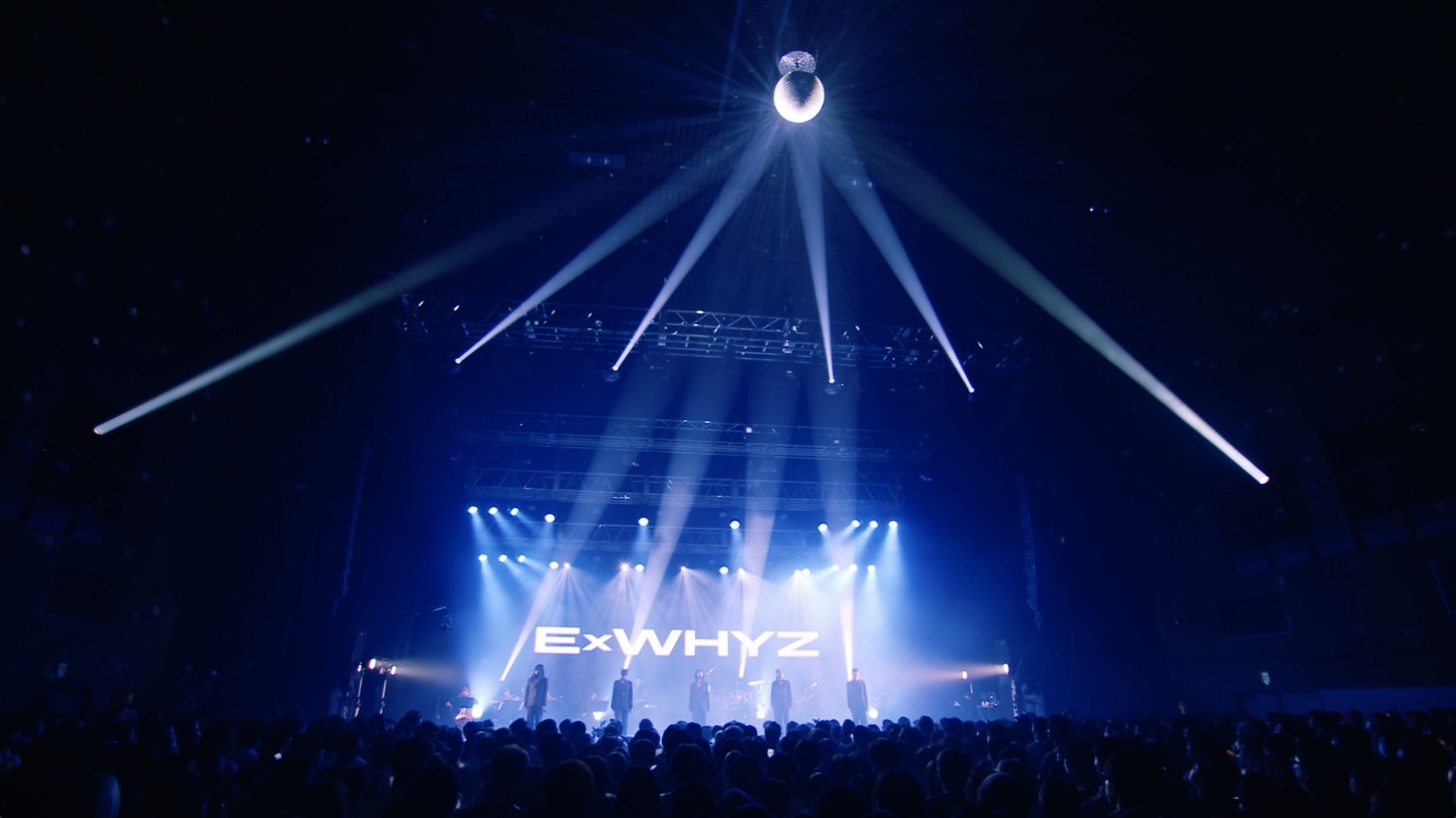 ExWHYZ「As you wish」ライブ映像より。