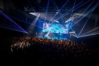 「ExWHYZ TOUR 2023 ‘eLATION’ part.2:Special Guest Series」の様子。（写真：sotobayashi kenta）