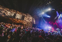 吉田山田「吉田山田14周年記念ライブ～14祭～」の様子。（撮影：白石達也）