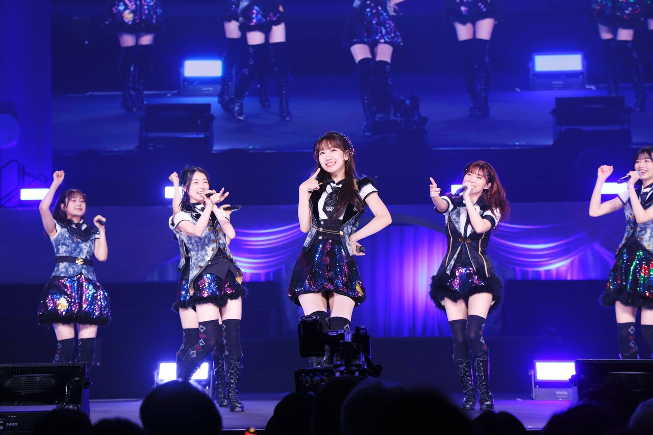 希少　全身タペストリー　柏木由紀　(2015HWC)　チームB 柏木由紀（AKB48チームB、NGT48チームNIII） (c)AKS - 「マジ