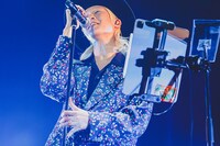 山田義孝（Vo）（撮影：白石達也）