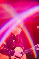 吉田結威（G, Vo）（撮影：白石達也）