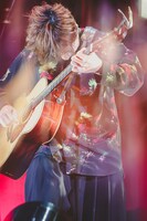 吉田結威（G, Vo）（撮影：白石達也）