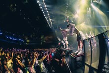 「INUWASI Tokyo Oneman Tour THE FINAL〝 INWS 〟」の様子。（撮影：真島洸）