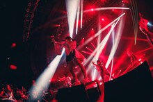 「INUWASI Tokyo Oneman Tour THE FINAL〝 INWS 〟」の様子。（撮影：真島洸）