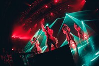 「INUWASI Tokyo Oneman Tour THE FINAL〝 INWS 〟」の様子。（撮影：真島洸）