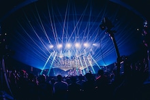 「INUWASI Tokyo Oneman Tour THE FINAL〝 INWS 〟」の様子。（撮影：真島洸）