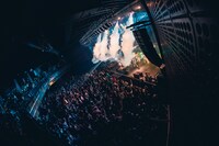 「INUWASI Tokyo Oneman Tour THE FINAL〝 INWS 〟」の様子。（撮影：真島洸）