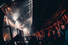 「INUWASI Tokyo Oneman Tour THE FINAL〝 INWS 〟」の様子。（撮影：真島洸）