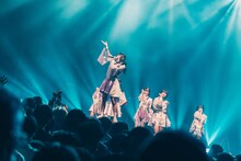 「INUWASI Tokyo Oneman Tour THE FINAL〝 INWS 〟」の様子。（撮影：真島洸）