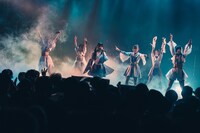 「INUWASI Tokyo Oneman Tour THE FINAL〝 INWS 〟」の様子。（撮影：真島洸）