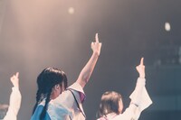 「INUWASI Tokyo Oneman Tour THE FINAL〝 INWS 〟」の様子。（撮影：真島洸）