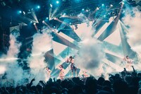 「INUWASI Tokyo Oneman Tour THE FINAL〝 INWS 〟」の様子。（撮影：真島洸）