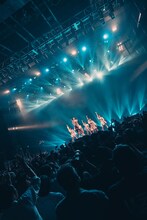 「INUWASI Tokyo Oneman Tour THE FINAL〝 INWS 〟」の様子。（撮影：真島洸）