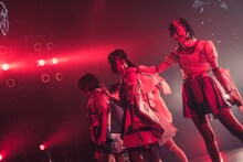 「INUWASI Tokyo Oneman Tour THE FINAL〝 INWS 〟」の様子。（撮影：真島洸）