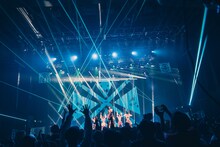 「INUWASI Tokyo Oneman Tour THE FINAL〝 INWS 〟」の様子。（撮影：真島洸）