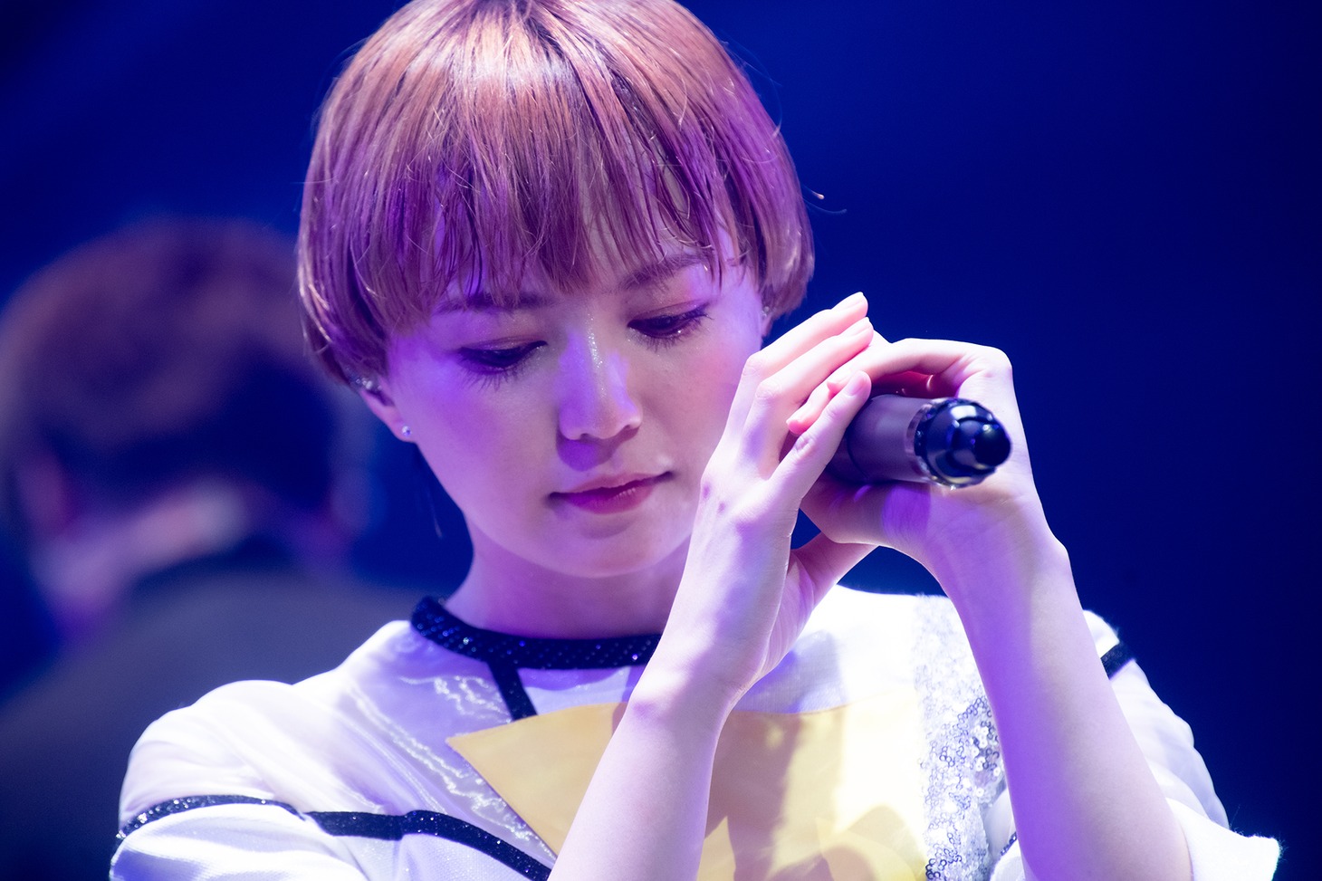 安本彩花