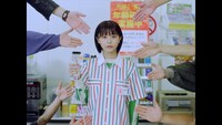 go!go!vanillas「コンビニエンスラブ」ミュージックビデオより。