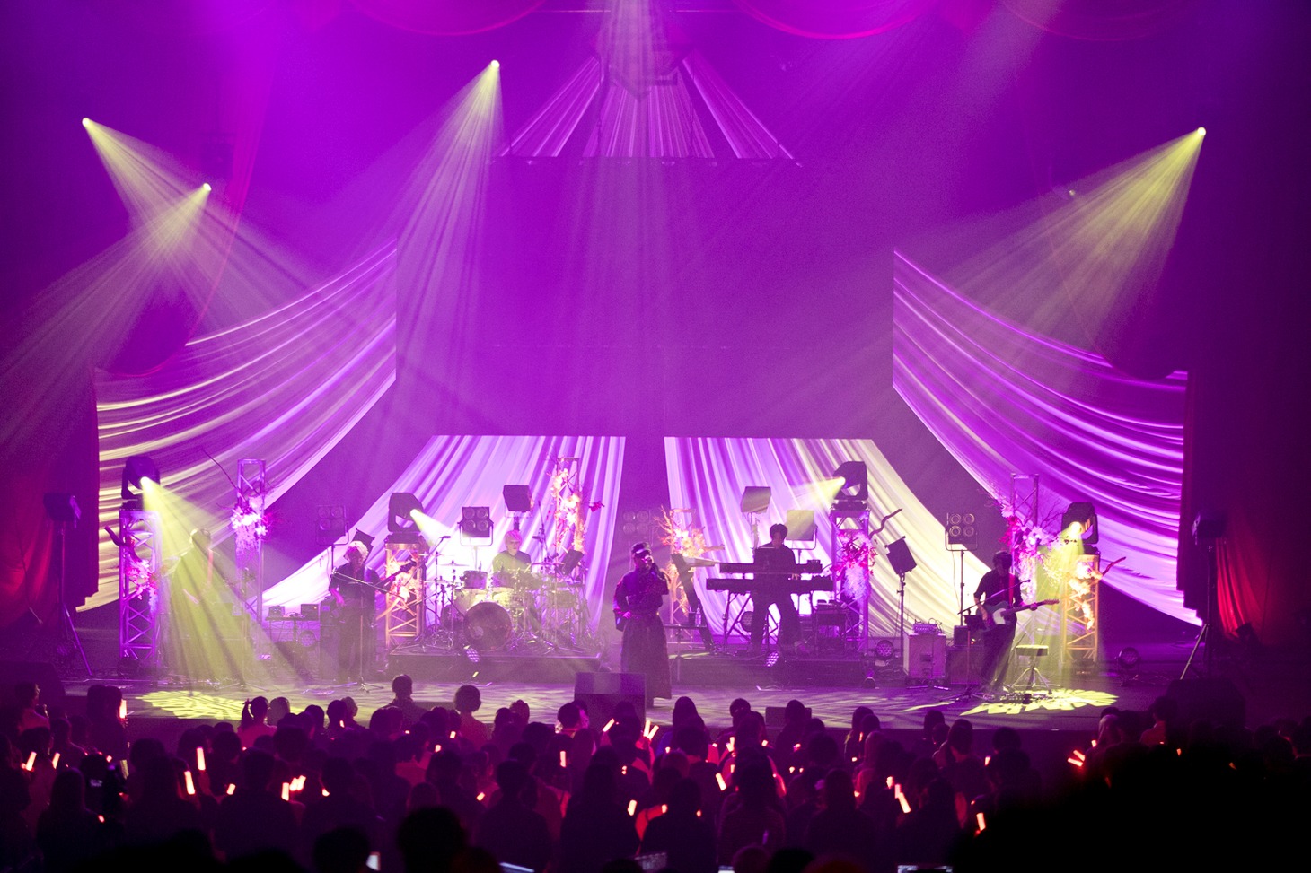 「超学生 2ndワンマンライブ『入学式』」の様子。（撮影：堀卓朗［ELENORE］）