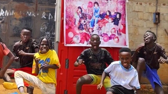 BiS「LAZY DANCE」ミュージックビデオより。