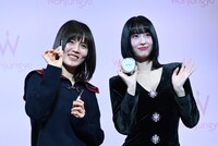 ウォン・ジョンヨとモモ（TWICE）。