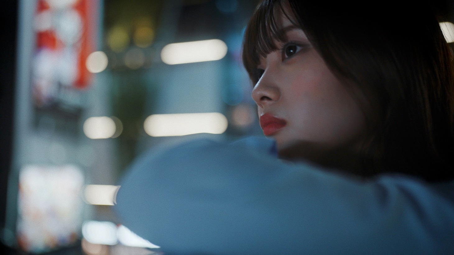 Penthouse「アイデンティファイ」ミュージックビデオより。