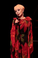 研ナオコ(c)ケンズファミリー / ポニーキャニオン