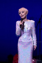 研ナオコ(c)ケンズファミリー / ポニーキャニオン