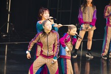 パンスト相撲中の月ノウサギ、ナルハワールド。行司はキャ・ノン。（撮影：外林健太）