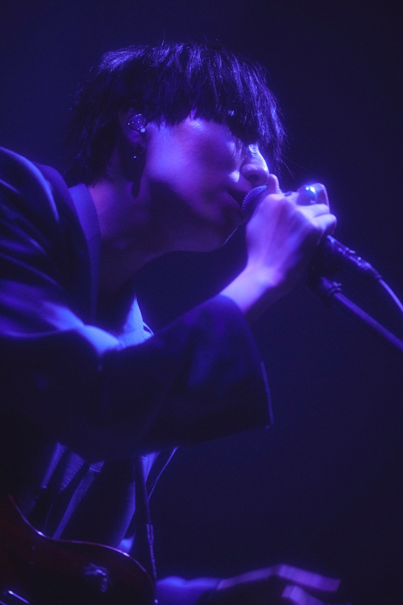 川谷絵音（Vo, G）（撮影：鳥居洋介）