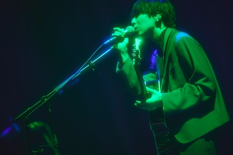 川谷絵音（Vo, G）（撮影：鳥居洋介）