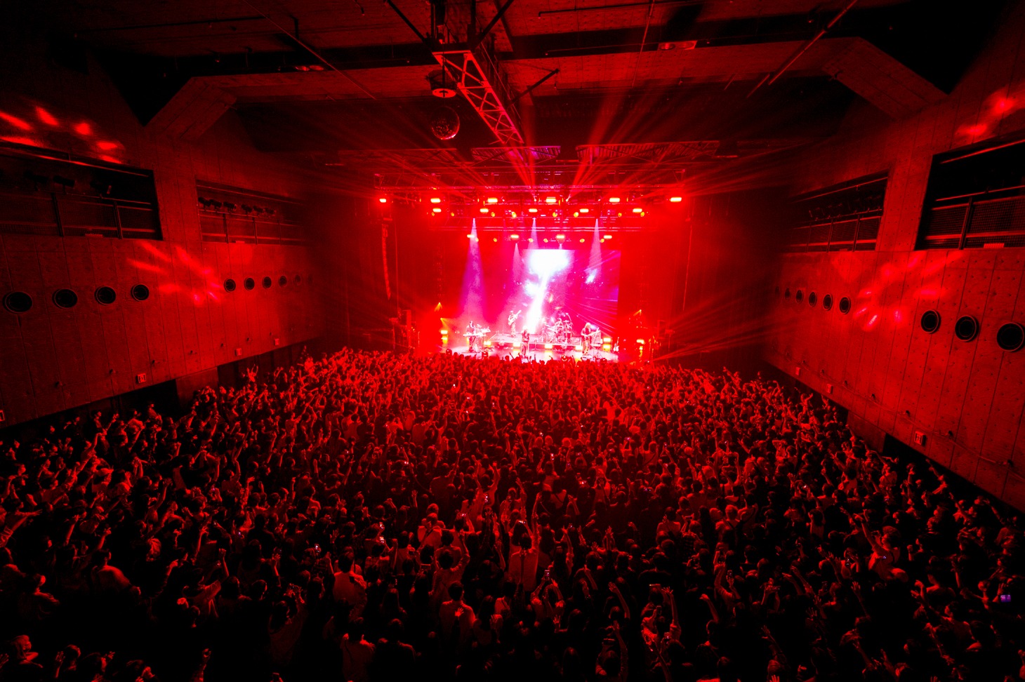「Dios Tour 2023“＆疾走”」東京公演の様子。（Photo by Yukitaka Amemiya）