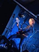 2月3日に還暦を迎えるENRIQUE（BARBEE BOYS）。