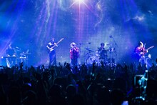 「Dios Tour 2023“＆疾走”」東京公演の様子。（Photo by Yukitaka Amemiya）