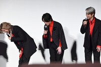 キャスト陣に生演技をリクエストするMrs. GREEN APPLE。