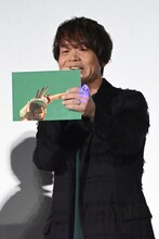 ウタのセリフを放つ中井和哉。