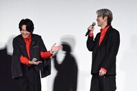 左から大森元貴、若井滉斗。