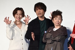 左から名塚佳織、中井和哉、田中真弓。