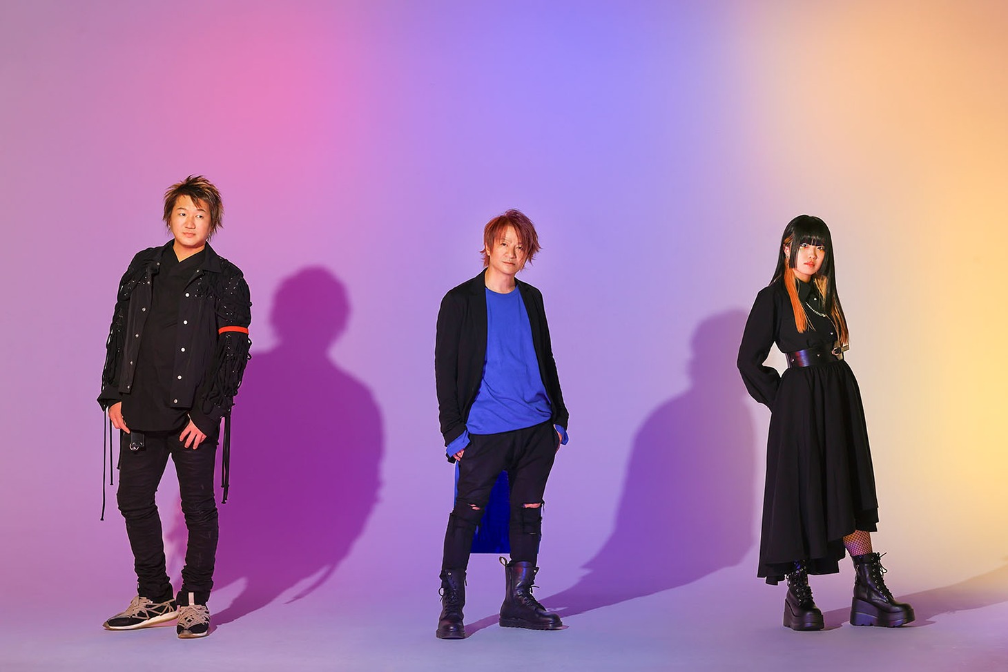 「THREE COLORS EXHIBITION」ビジュアル