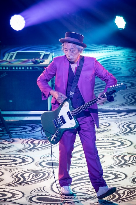 村越“HARRY”弘明（Vo, G）（撮影：三浦麻旅子）