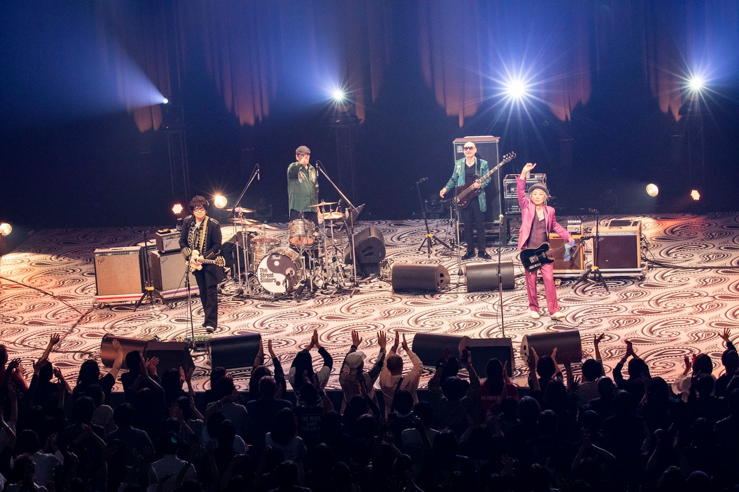 「The Street Sliders TOUR 2023 『ROCK'N'ROLL』」最終公演の様子。（撮影：三浦麻旅子）