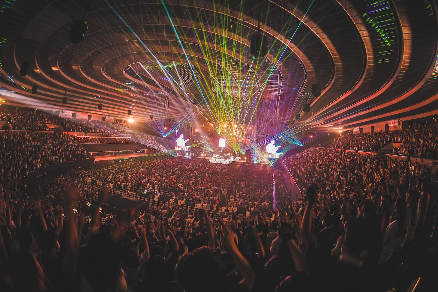 UVERworldのライブの様子。（Photo by Shinsuke Tanoguchi）