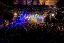 「a flood of circle "HAPPY YAPPY BLOOD HUNT"」の様子。（Photo by Viola Kam［V'z Twinkle］）