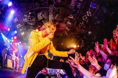 佐々木亮介（Vo, G / a flood of circle）（Photo by Viola Kam［V'z Twinkle］）