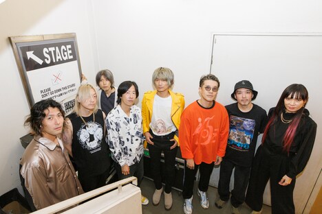 a flood of circleとストレイテナー。（Photo by Viola Kam［V'z Twinkle］）