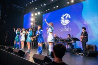 selfishのデビューライブの様子。（撮影：周二郎）